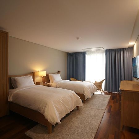 Illeinn Hotel Seogwipo Zewnętrze zdjęcie
