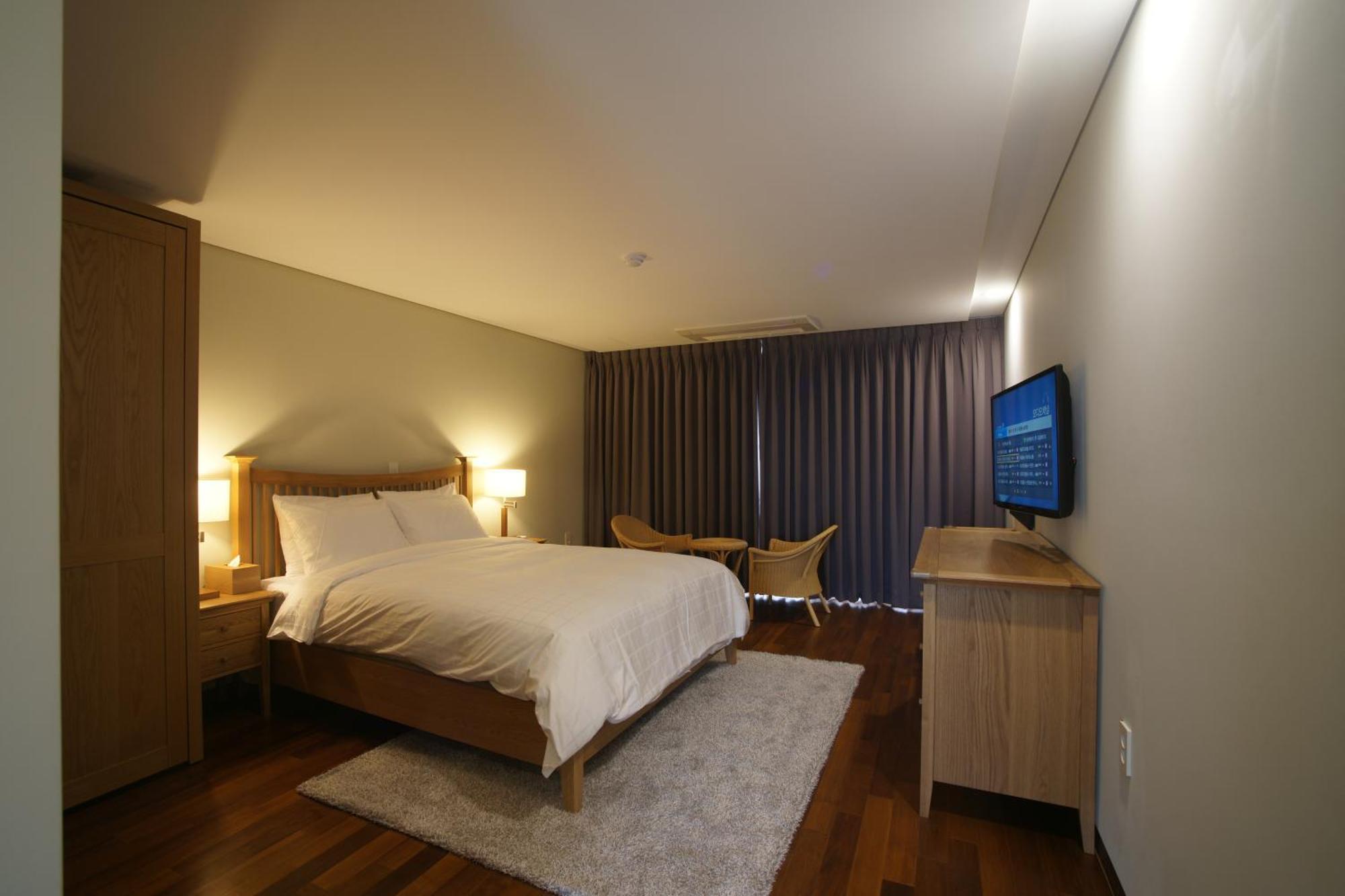 Illeinn Hotel Seogwipo Zewnętrze zdjęcie
