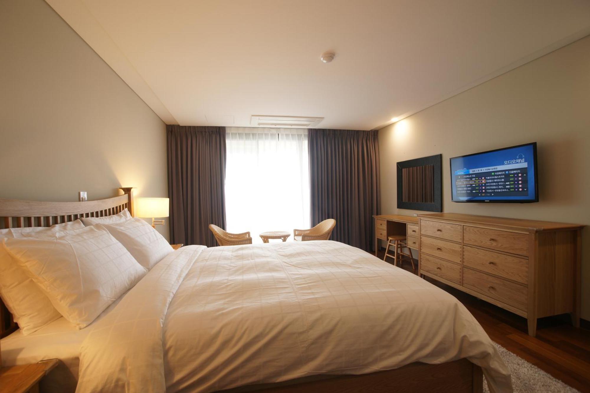 Illeinn Hotel Seogwipo Zewnętrze zdjęcie