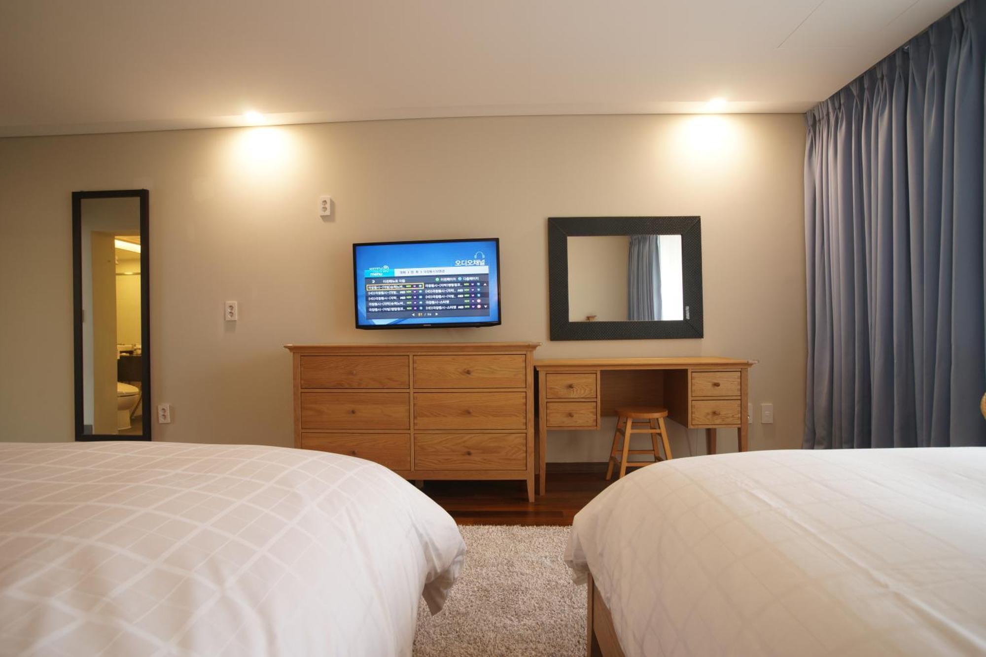 Illeinn Hotel Seogwipo Zewnętrze zdjęcie