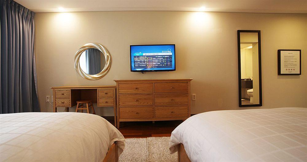 Illeinn Hotel Seogwipo Zewnętrze zdjęcie