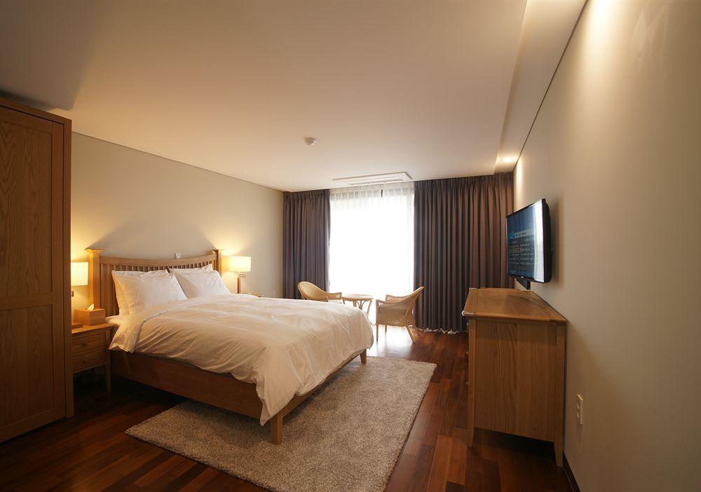 Illeinn Hotel Seogwipo Zewnętrze zdjęcie