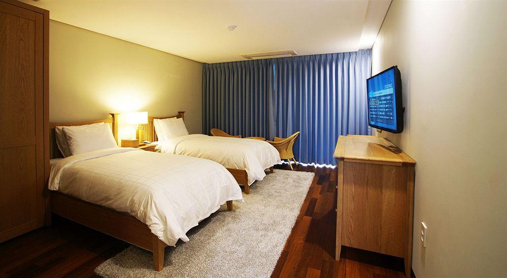 Illeinn Hotel Seogwipo Zewnętrze zdjęcie